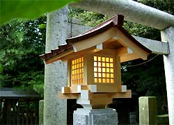 大鳥神社灯篭（船橋大神宮境内社）