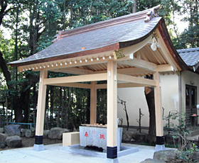 八幡神社手水舎（千葉県鎌ヶ谷市）