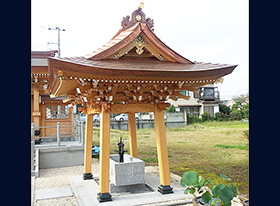 屋根の横の装飾